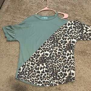 Filly Flair Green and Leopard Print Kids Tee